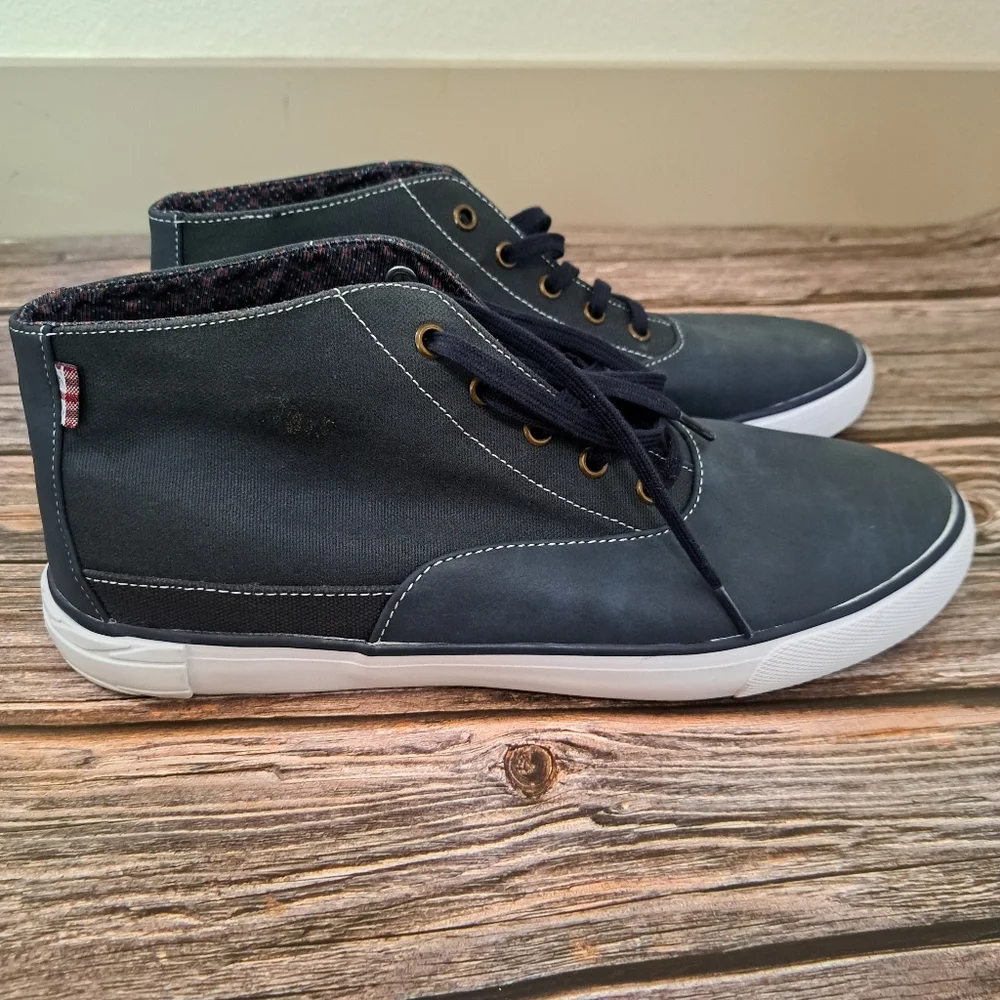 Men's‎ Size 11 Ben Sherman Black Canvas Sneakers